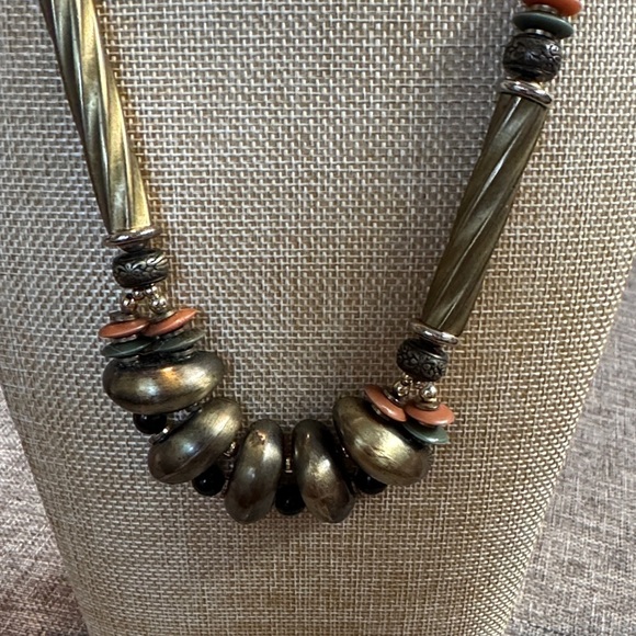 Vintage Black and Gold Statement Necklace - Picture 3 of 10